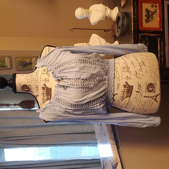 H&M powder blue 💙 long sleeve crop top . SZ 2 - Picture 1 of 4